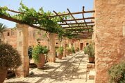 monastery_3525159_1920