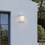 Moderne Außenwandleuchte mit hoher Stoßfestigkeit IK10 – Hogar Nr. 3 | Roger Pradier