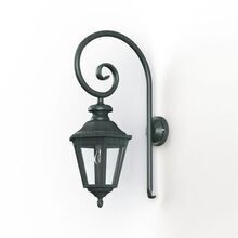Die Wandleuchte von Roger Pradier vereint französisches Design und robuste Materialien. Mit E27-Fassung und Schutzart IP44 ist sie die perfekte Lösung für Hauseingänge und Wegebeleuchtung.