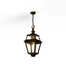 Die historische Hängeleuchte Place des Vosges 2 von Roger Pradier überzeugt mit edler Gold-Patina-Oberfläche, klaren Glaseinsätzen und einer robusten Kettenaufhängung. Ideal für Innen- und Außenbereiche.