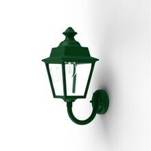 Die Chenonceau ist eine kleine, elegante Wandleuchte mit 4 Lampengläsern und einem gebogenen Wandarm. Ihr klassisches Design fügt sich harmonisch in die Architektur von Landhäusern ein.