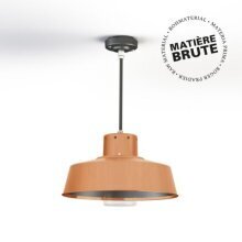 Industrielook für den Garten – Faktory Nr. 2 Kupferleuchte.
Die runde Laternenform und der klare Glaszylinder der Faktory Nr. 2 sorgen für eine blendfreie und gleichmäßige Beleuchtung.