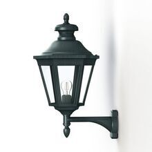 Mit ihrem hochwertigen Aluminiumgehäuse in der Farbe Grünspan-Patina und klassischem Charme ist die Louis XIII Nr. 4 Wandleuchte eine wetterfeste und elegante Beleuchtungslösung für Terrassen und Balkone.