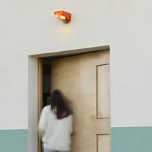 Dank der großen Farb- und Materialauswahl bietet die RP195 Leuchte eine flexible Anpassung an Ihr persönliches Designkonzept. Perfekt für Projekte, die Exklusivität und Einzigartigkeit erfordern.