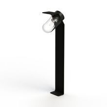 Die Sherlock Nr. 2 in Schwarz mit klarem Lampenzylinder von Roger Pradier kombiniert innovatives Aluminium-Design mit modernster Technik und schafft stimmungsvolle Lichtakzente für anspruchsvolle Außenbereiche.