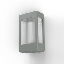 Die Tetra Nr. 01 in Metall-grau ist staubdicht und strahlwassergeschützt (IP65) und bleibt auch bei Regen und Staubansammlungen zuverlässig und langlebig. Das Gehäuse ist rechteckig aus Aluminium und Klarglas.