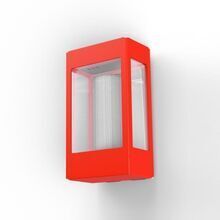 Rechteckige Wandleuchte aus Aluminium in der Farbe Verkehrsrot. 3 Klarglasscheiben und Edelstahl Abdeckung des Leuchtmittels. Tetra Nr. 1 von Roger Pradier auch mit Bewegungsmelder.
Mit ihren Maßen von 300 mm Höhe und 116 mm Tiefe ist die Tetra Nr. 01 kompakt und ideal für die Beleuchtung von Eingangsbereichen und Terrassen.