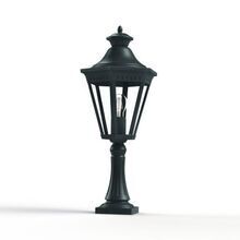 elegante Außenbeleuchtung mit sechs Lampengläsern und einer Höhe von 645 mm. Dezent verzierter Lampenfuß. Optimal für Eingänge, Wege und Terrassenbegrenzungen.