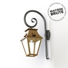 Gefertigt aus getöntem und versiegeltem Messing oder Rohmessing, verbindet die Vieille France Nr. 1 zeitlose Eleganz mit robuster Handwerkskunst. Das geschlossene Dach schützt die Leuchte vor Witterungseinflüssen.