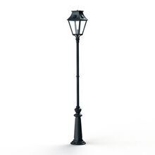 Mit einer beeindruckenden Höhe von 2.018 mm bietet die Vieille France Nr. 3 eine präsente, aber elegante Beleuchtungslösung für Terrassen, Zufahrten und Gartenwege.