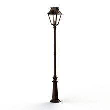 Das viereckige Lampengehäuse aus hochwertigem Aluminium schützt das Leuchtmittel und sorgt mit seinen vier klaren Lampengläsern für eine gleichmäßige Lichtverteilung. Der schlanke Leuchtenmast passt zu klassischen Gärten.
