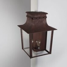 Cluny Nr. 207 | Historische Flachleuchte für stilvolle Fassadenbeleuchtung von LumArt.