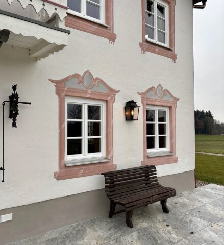 Die Leuchte unterstreicht den wertigen Anspruch eines architektonisch anspruchsvollen Gebäudes.