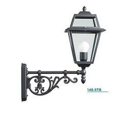 Repräsentative mediterrane Wandleuchte von GardenLuce für stilvolle Hausfassaden – klassische italienische Außenbeleuchtung mit großzügigen Proportionen.