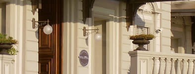 Wandleuchte 21115 | Jugendstil mit Glaskugel und langem Arm