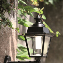 Diese mediterrane Aussenleuchte Cenonceau kommt aus der Leuchten Serie Lampade Francais. Sie passt gut zu klassischen und mediterranen H‰usern und G‰rten. Geeignet f¸r Haus und Garten, H‰user und G‰rten als Outdoor Leuchte oder Aussenleuchte im mediterranen Stil. Verkauf ¸ber M & V  Tina Maiwald Leuchten, Laternen und Lampen.Roger Pradier