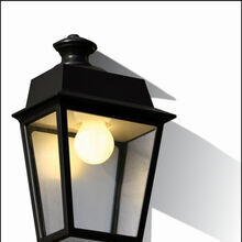 Diese klassische Wandleuchte aus Aluminium fügt sich nahtlos in jede Wandgestaltung ein. Ihr flaches Design macht die Place des Vosges 1 Evolution Nr. 2 perfekt für Terrassen und Gartenmauern.