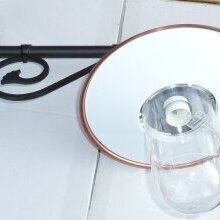 sehr schöne Außenwandleuchte, Wandarmleuchte aus Italien. Framon Leutenmanufaktur fertigt diese schöne Leuchte aus Kupfer an.