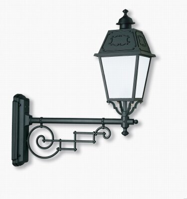 sehr schöne mediterrane Außenwandleuchte Nr. 94114 von Surya Luce, Terme Italien. Farbe: anthrazit grau, Glas: satiniert. Satiniertes Glas erzeugt in verbindung mit dunklen Farben auch am Tag ein edles Design und passt gut zu klassischen aber auch mediterranen Häuser.