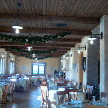 Palermo 40213 Außenlampe mit warmweißer LED-Filament für stimmungsvolle Lichtwirkung in einem Restaurant