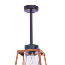 Die Lampiok Kupfer Deckenlaterne von Roger Pradier kombiniert edles Design mit hochwertiger Handwerkskunst. Diese exklusive Außenleuchte ist aus patiniertem und klarlackiertem Kupfer gefertigt, was ihr eine luxuriöse und langlebige Optik verleiht. Entworfen von Stéphane Joyeux, bringt die Lampiok Leuchte Stil und Funktionalität in jeden Außenbereich.