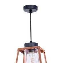 Die Lampiok 1 Nr. 3 Kupfer Deckenlampe von Roger Pradier ist eine stilvolle Außenleuchte, die modernes Design mit traditioneller Handwerkskunst vereint. Gefertigt in der renommierten Manufaktur Roger Pradier in Frankreich, bringt diese Deckenlaterne einen Hauch von Luxus und Funktionalität in Ihren Außenbereich. Das hochwertige Kupfergehäuse kombiniert mit klarem oder satiniertem Glas macht die Lampe zu einem zeitlosen Blickfang.
