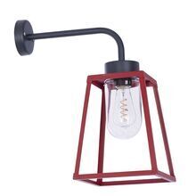 Die Lampiok Nr. 5 Wandlampe von Roger Pradier kombiniert klare Linien und hochwertige Materialien, um Ihre Außenbereiche stilvoll zu beleuchten.