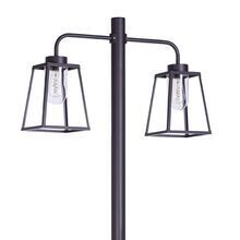 Die Lampiok 1 Nr. 8 ist mit E27-Leuchtmitteln bis 52W kompatibel und bietet je nach Glasvariante eine Lichtausbeute von 1673 Lumen (klar) oder 1558 Lumen (frosted). Ideal für energieeffiziente Retro-LED-Leuchtmittel.