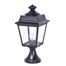 Die Place des Vosges Tradition Nr. 6 ist aus Aluminium gefertigt und in verschiedenen Farben erhältlich. Ihre klare Verglasung und der niedrige Sockel machen sie ideal für Mauern, Gartenwege und Terrassen.