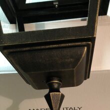 große Wandlampe aus Aluminiumguss in der Farbe: Bronze. Framon Manufaktur für Außenleuchten.