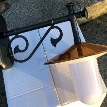 schöne Wandlampe Volans mit Kupferdeckel. Vom Außenleuchten Spezialist Framon Tradizionale Italien.
