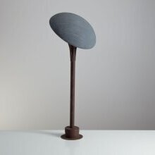 Gartenleuchte Cèpe Nr. 82880 H 60 cm. Entworfen vom Studio Lum'art (wird auch im Handel als Atelier Lumin'Art bezeichnet)

Die Gartenleuchte Cèpe ist perfekt um in Blumenbeeten versteckt zu werden. Mit seinem schwenkbaren Kopf bietet er eine subtile und indirekte Beleuchtung. Sie können Cèpe auch neben einem Gartenweg installieren und so indirektes Licht erzeugen, oder platzieren die Gartenleuchte nach dem Zufallsprinzip, wie einen Pilz auf Ihrem Rasen.

Handgefertigt in Frankreich

Abgebildetes Finish: Zink gealtert

Referenz Nr.: 82880

Abmessungen: H 60cm x Dia 25cm

Rohmaterial: massives Messing oder massives Messing mit massiv Zink

Anzahl Lichtquellen: 1

Fassung: C9

40 Watt max.

IP44

Class 1

Die Oberflächen der Wandleuchte sind handgefertigt und können von Charge zu Charge variieren. Einige Oberflächen werden sich im Laufe der Zeit weiterentwickeln.

Material und Farben

Diese Leuchte ist geeignet für Leuchtmittel der Energieklassen: A++, A+, A, B, C, D, E.

 

Cèpe Garden light H 60 cm made by Atelier Lumin´Art France.

The Cèpe garden light is perfect for hiding in flower beds. With its pivoting head, it offers subtle and indirect lighting. You can also install it down a garden path, creating indirect light, or place it randomly on your lawn like a mushroom!