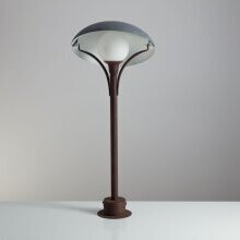 Gartenleuchte Cèpe Nr. 82880 H 60 cm. Entworfen vom Studio Lum'art (wird auch im Handel als Atelier Lumin'Art bezeichnet)

Die Gartenleuchte Cèpe ist perfekt um in Blumenbeeten versteckt zu werden. Mit seinem schwenkbaren Kopf bietet er eine subtile und indirekte Beleuchtung. Sie können Cèpe auch neben einem Gartenweg installieren und so indirektes Licht erzeugen, oder platzieren die Gartenleuchte nach dem Zufallsprinzip, wie einen Pilz auf Ihrem Rasen.

Handgefertigt in Frankreich

Abgebildetes Finish: Zink gealtert

Referenz Nr.: 82880

Abmessungen: H 60cm x Dia 25cm

Rohmaterial: massives Messing oder massives Messing mit massiv Zink

Anzahl Lichtquellen: 1

Fassung: C9

40 Watt max.

IP44

Class 1

Die Oberflächen der Wandleuchte sind handgefertigt und können von Charge zu Charge variieren. Einige Oberflächen werden sich im Laufe der Zeit weiterentwickeln.

Material und Farben

Diese Leuchte ist geeignet für Leuchtmittel der Energieklassen: A++, A+, A, B, C, D, E.

 

Cèpe Garden light H 60 cm made by Atelier Lumin´Art France.

The Cèpe garden light is perfect for hiding in flower beds. With its pivoting head, it offers subtle and indirect lighting. You can also install it down a garden path, creating indirect light, or place it randomly on your lawn like a mushroom!