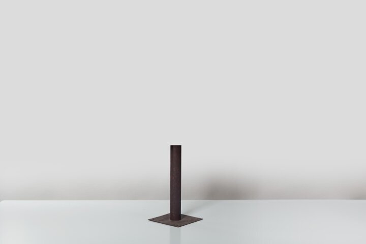 Lampenmast Nr. 82854 mit viereckiger Grundplatte, 40 cm – Exklusive Handarbeit von LumArt.