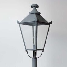 historischer Lampenmast Nr. 82858 für Gartenleuchten von LumArt Frankreich