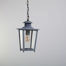 Gesamtansicht der Petit Paris Laterne Nr. 104 von LumArt – eine exklusive, historische Pendelleuchte, die jedem Raum französisches Flair verleiht.