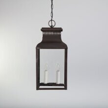 Klassische Altbau-Beleuchtung – nostalgische Messing-Deckenlampe für hohe Räume & Flure.Deckenleuchte Perrache im Retro-Design in viereckiger Form mit einer Deckenkette von LumArt Frankreich.