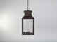 Klassische Altbau-Beleuchtung – nostalgische Messing-Deckenlampe für hohe Räume & Flure.Deckenleuchte Perrache im Retro-Design in viereckiger Form mit einer Deckenkette von LumArt Frankreich.