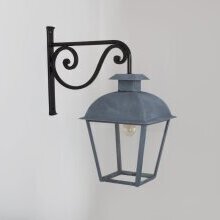 Wandlampe mit kunstvollem Schmiedeeisen-Wandarm
Der 40 cm lange Wandhalter aus Schmiedeeisen sorgt für einen authentischen Vintage-Look.