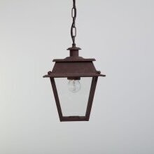 Deckenleuchte - Montage mit Kette – leicht und luftig. 4-eckiges klassisches Design.
In Kombination mit der passenden Kette und einem Baldachin schwebt die Marne Laterne elegant unter der Decke – ideal für Laubengänge, Veranden oder überdachte Hauseingänge.