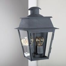 historische Wandlampe Bordeaux für die Montage über eine Ecke (270°). Die spezielle Konstruktion ermöglicht eine perfekte Eckmontage für gleichmäßige Beleuchtung.