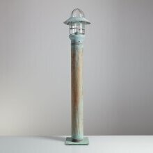 Klassische Gartenbeleuchtung im Antikstil mit handgefertigter Oberfläche in Messing Verdigris.