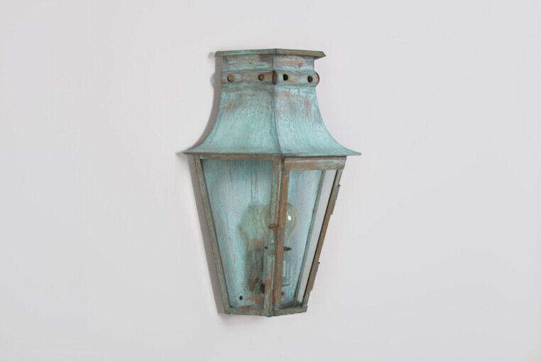 Seitliche Ansicht mit geschwungener Linienführung

Harmonische Proportionen und klarer Stil – ideal für klassische und moderne Bauformen.