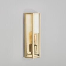 Elegante Wandleuchte für nostalgische Außenbereiche im französischen Stil.