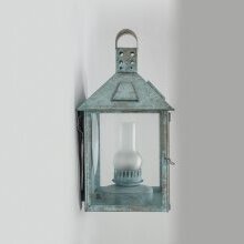 Ideal für Haustüren, Tore und Terrassen – sorgt für ein einladendes Lichtbild mit Charakter.