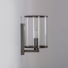 Auch im Innenraum ein Hingucker: Die Leuchte wirkt elegant in Fluren, Bädern oder Treppenhäusern.
