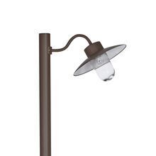 Mit großzügigen Abmessungen und einem Kupferdeckel ist die Belcour Nr. 4 ideal für Terrassen, Wege und Beete.