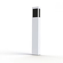 Die seidengraue Brick kombiniert minimalistisches Design mit modernen Materialien. Die 4 schwarzen Lampengläser aus PMMA und das Aluminiumgehäuse machen sie perfekt für Terrassen und Gartenwege.