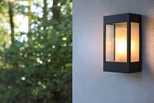 Moderne Außenwandleuchte mit klarem Lichtaustritt – Brick² Nr. 1 | Roger Pradier