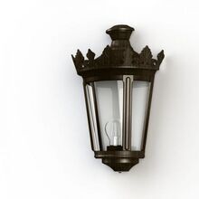 Das Louvre Modell 4 in Grün bietet eine besondere Kombination aus klassischem Design und dekorativer Eleganz. Die goldene Krone und die klare Glasverkleidung setzen luxuriöse Akzente, während der robuste grüne Metallrahmen wetterfest und langlebig ist. Diese Leuchte ist ideal für Terrassen, historische Fassaden oder stilvolle Gartenanlagen.